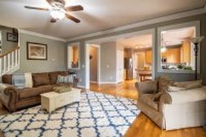 Mieten oder kaufen? Zentrale Fakten & Informatives für die beste Entscheidung - Bild: Curtis Adams auf Pexels Mieten oder kaufen? Zentrale Fakten & Informatives für die beste Entscheidung - Bild: Curtis Adams auf Pexels