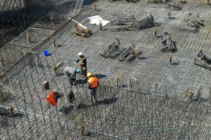 Baustellenbeleuchtung nach Norm: Ein Leitfaden f&uuml;r Sicherheit und Effizienz bei Nachtarbeiten - Bild: joffi / Pixabay