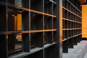 Warum ein Hochregallagersystem eine gro&szlig;artige Investition ist - Bild: Clem Onojeghuo / Unsplash