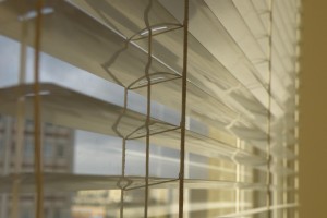 DIY-Installation von Jalousien ohne Bohren: Schritt-für-Schritt-Anleitung - Bild: Markéta Klimešová / Pixabay DIY-Installation von Jalousien ohne Bohren: Schritt-für-Schritt-Anleitung - Bild: Markéta Klimešová / Pixabay