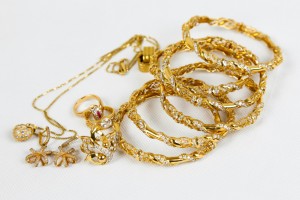 Baufinanzierung - Geld aus geerbtem Schmuck: Eine unerwartete Quelle f&uuml;r Ihre Baufinanzierung entdecken - Bild: Syed F Hashemi / Unsplash