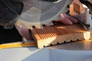 Selberbauer, auch bekannt als Heimwerker oder Do-it-yourselfer, sind Personen, die selbst Hand anlegen und Dinge eigenständig bauen, reparieren oder modifizieren. Selberbauer, auch bekannt als Heimwerker oder Do-it-yourselfer, sind Personen, die selbst Hand anlegen und Dinge eigenständig bauen, reparieren oder modifizieren.