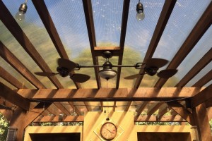 Mit der perfekten Terrassen&uuml;berdachung den Au&szlig;enbereich neu erfinden: Kauf-Tipps f&uuml;r mehr Wohnqualit&auml;t - Bild: toddpharistx / Pixabay