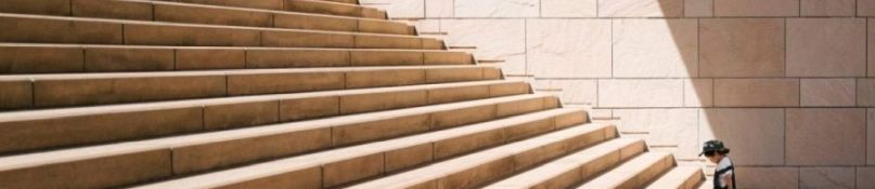 Kragarmtreppen im Neubau: Moderne &Auml;sthetik und praktische L&ouml;sungen