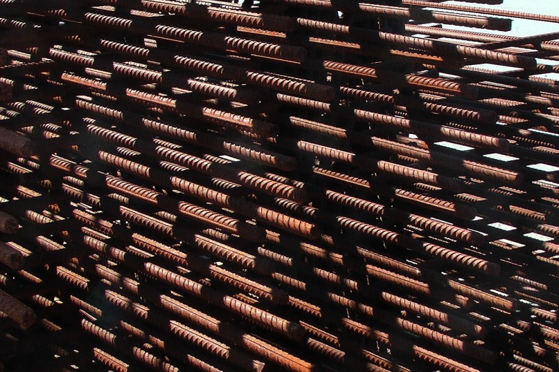 Baustahlgewebe ist eine vorgefertigte Gitterstruktur aus verschwei&szlig;ten Stahldr&auml;hten, die zur Bewehrung von Betonbauteilen dient.