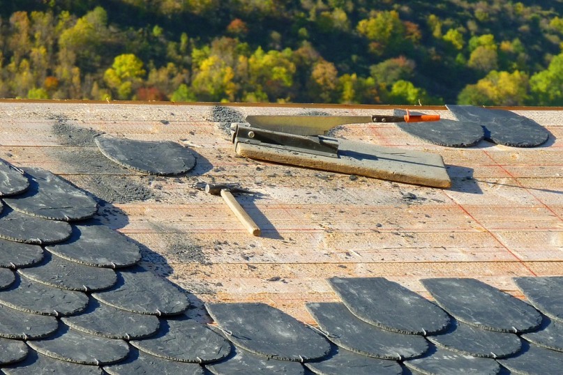 Erfahrene Dachdecker bringen jahrelange Erfahrung und spezialisierte Kenntnisse mit, die f&uuml;r sichere und qualitativ hochwertige Dacharbeiten unerl&auml;sslich sind.
