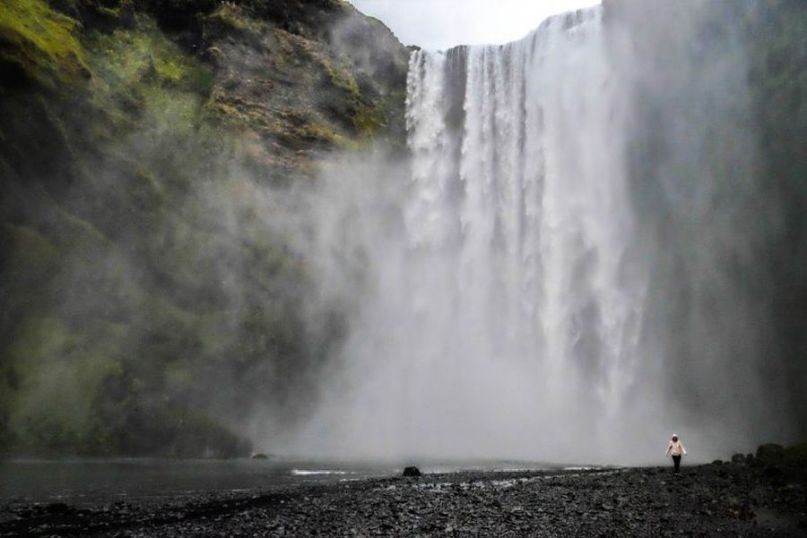 Ein Feuchteschaden ist ein Schaden an einem Geb&auml;ude, der durch Feuchtigkeit oder Wasser verursacht wurde.
