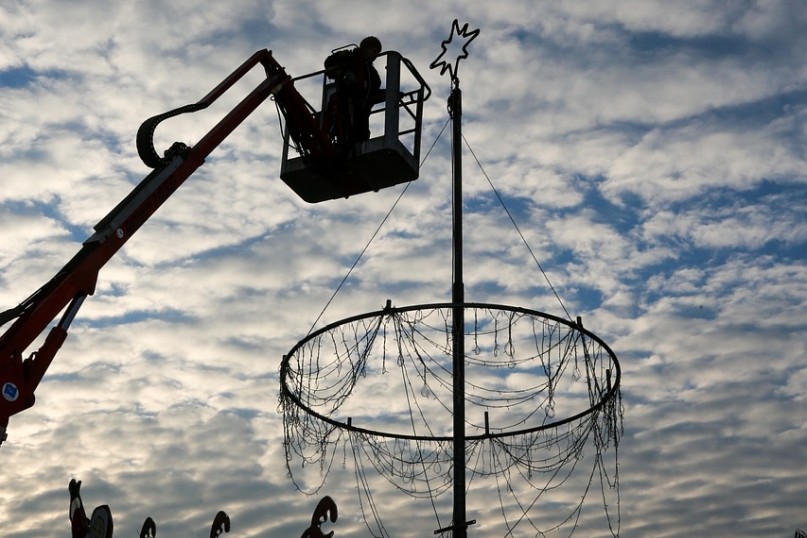 Hebez&uuml;ge finden Anwendung in verschiedenen Branchen, sei es im Bau, in der Logistik oder in der Industrie.
