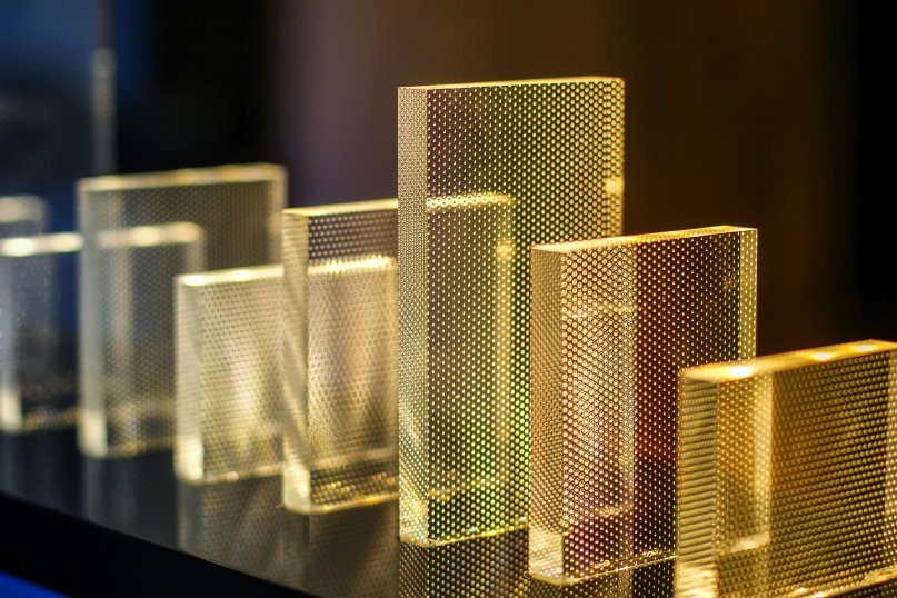 Plexiglasscheibe als Glasersatz: Vorteile von Acrylglas gegen&uuml;ber herk&ouml;mmlichem Glas